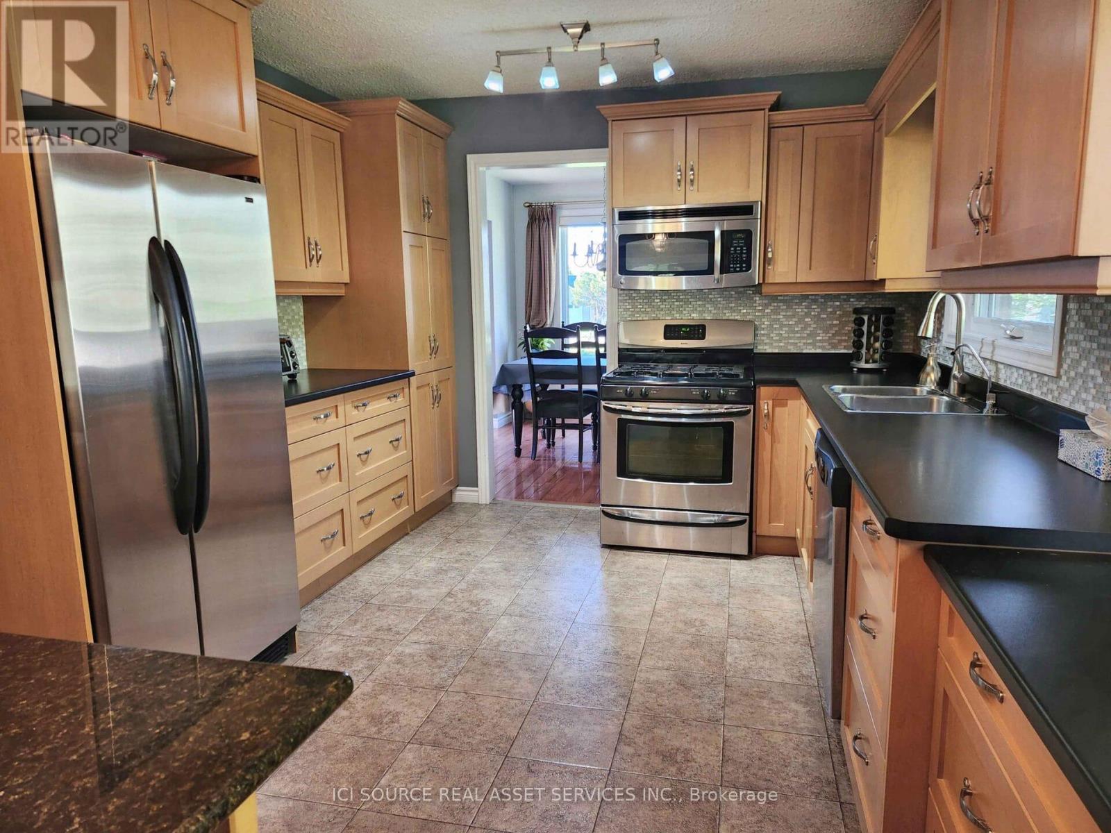 Unknown Address, ,    - Photo 19 - X12885624