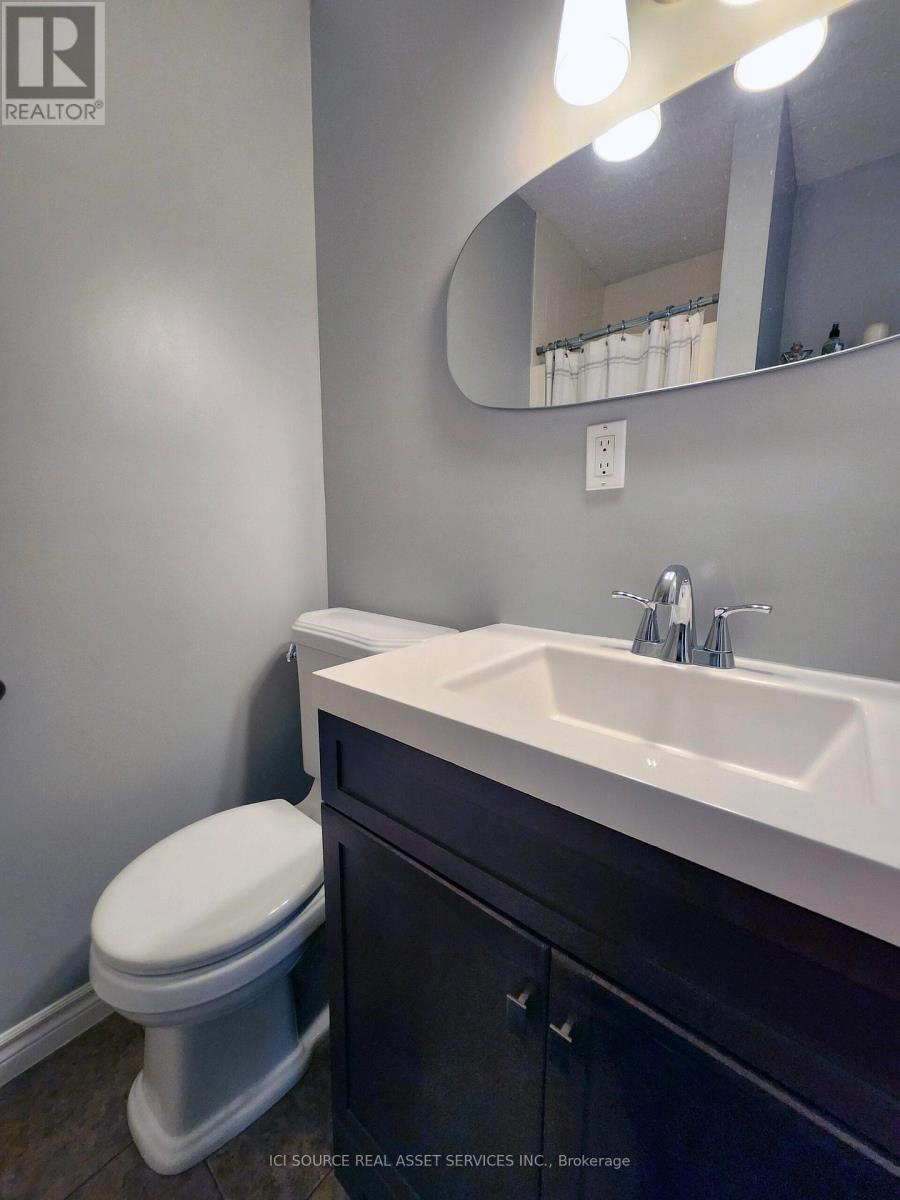 Unknown Address, ,    - Photo 25 - X12885624