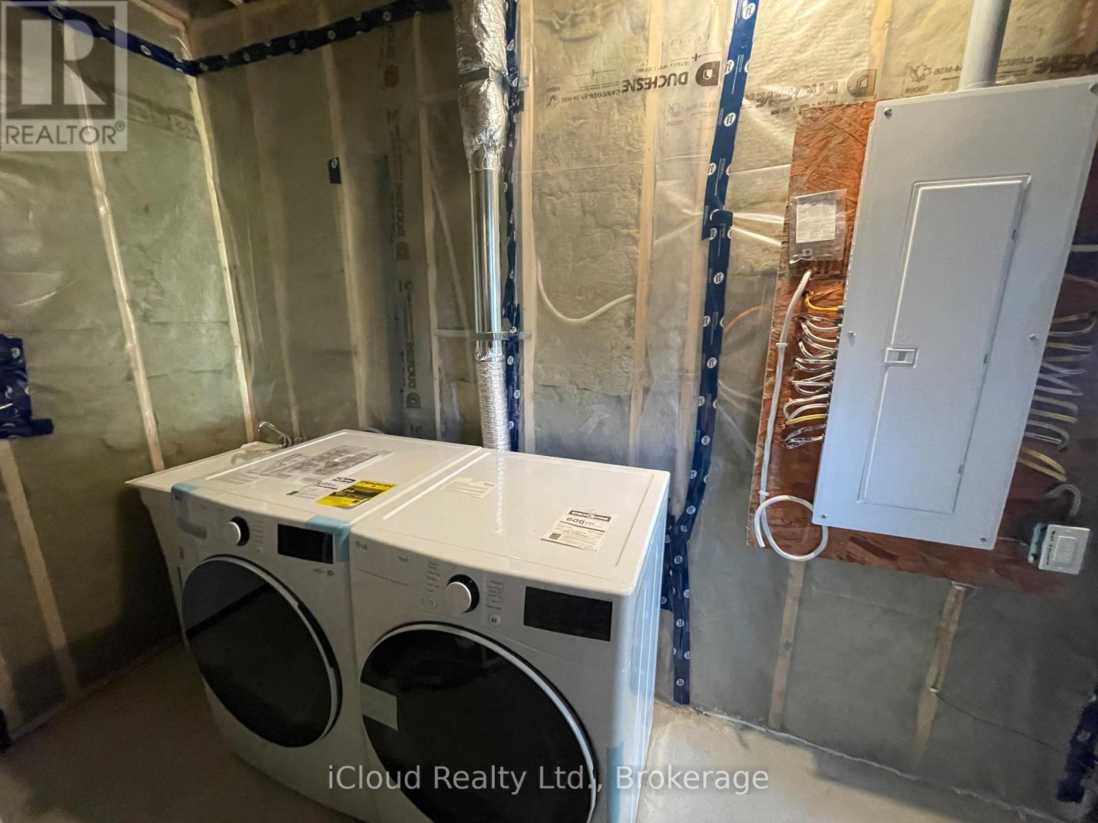 Lower - 27 Hollybrook Trail, Kitchener, Ontario  N2R 1M2 - Photo 12 - X12885632