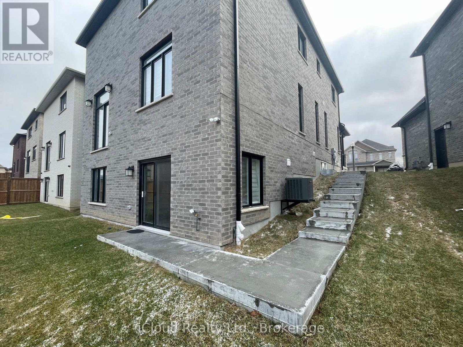 Lower - 27 Hollybrook Trail, Kitchener, Ontario  N2R 1M2 - Photo 9 - X12885632