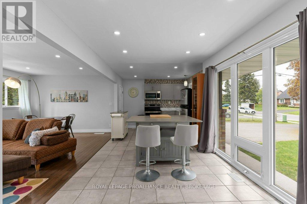 168 Avenue Road, Kingston, Ontario  K7M 1C5 - Photo 6 - X12770722