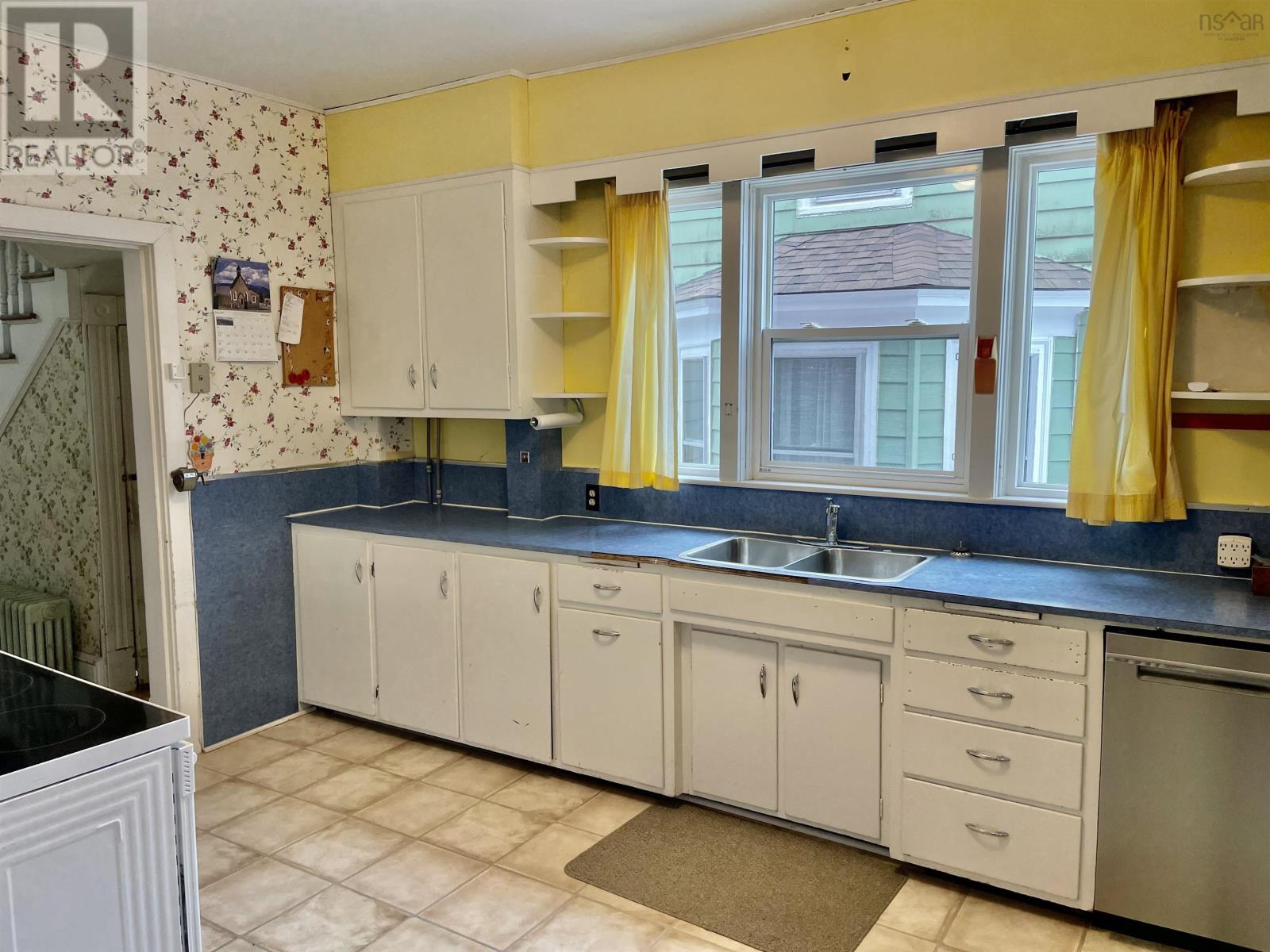 349 Townsend Street, Sydney, Nova Scotia  B1P 5G1 - Photo 8 - 202604595