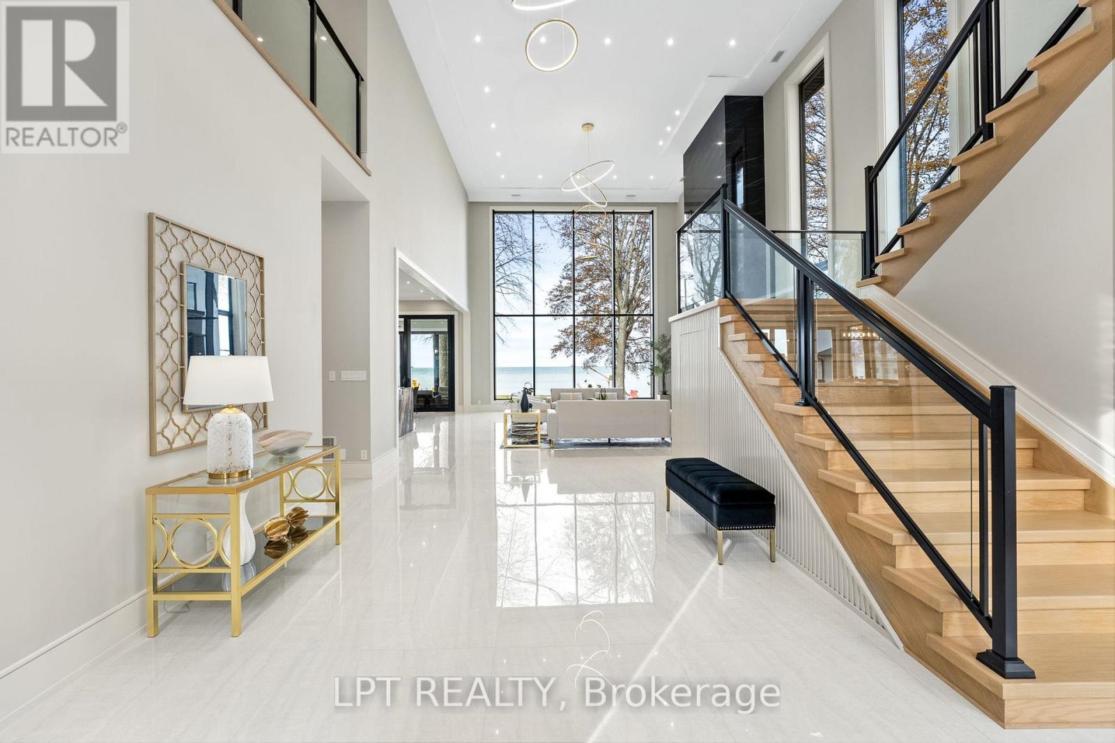 98 Mcrae Beach Road S, Georgina, Ontario  L0E 1N0 - Photo 4 - N12479928