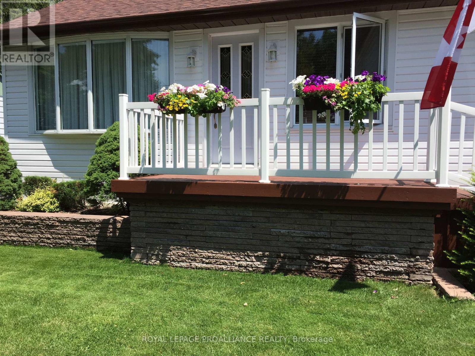 119 Lemoine Street, Belleville, Ontario  K8P 4G8 - Photo 2 - X12828736