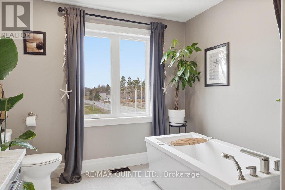 5 Allen Street, Prince Edward County, Ontario  K0K 2T0 - Photo 23 - X12885676