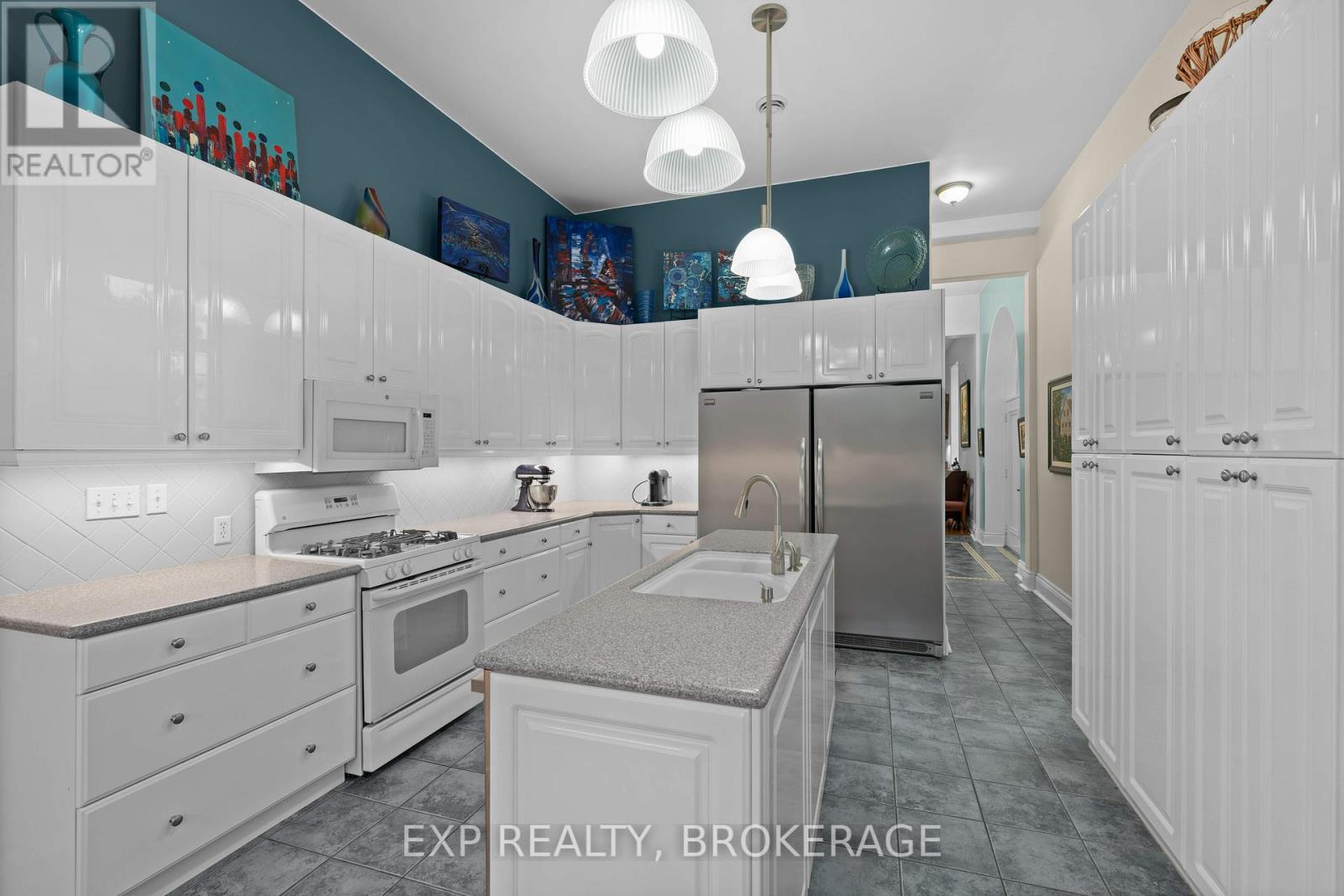 11 Cross Street, Loyalist, Ontario  K0H 2H0 - Photo 9 - X12885650