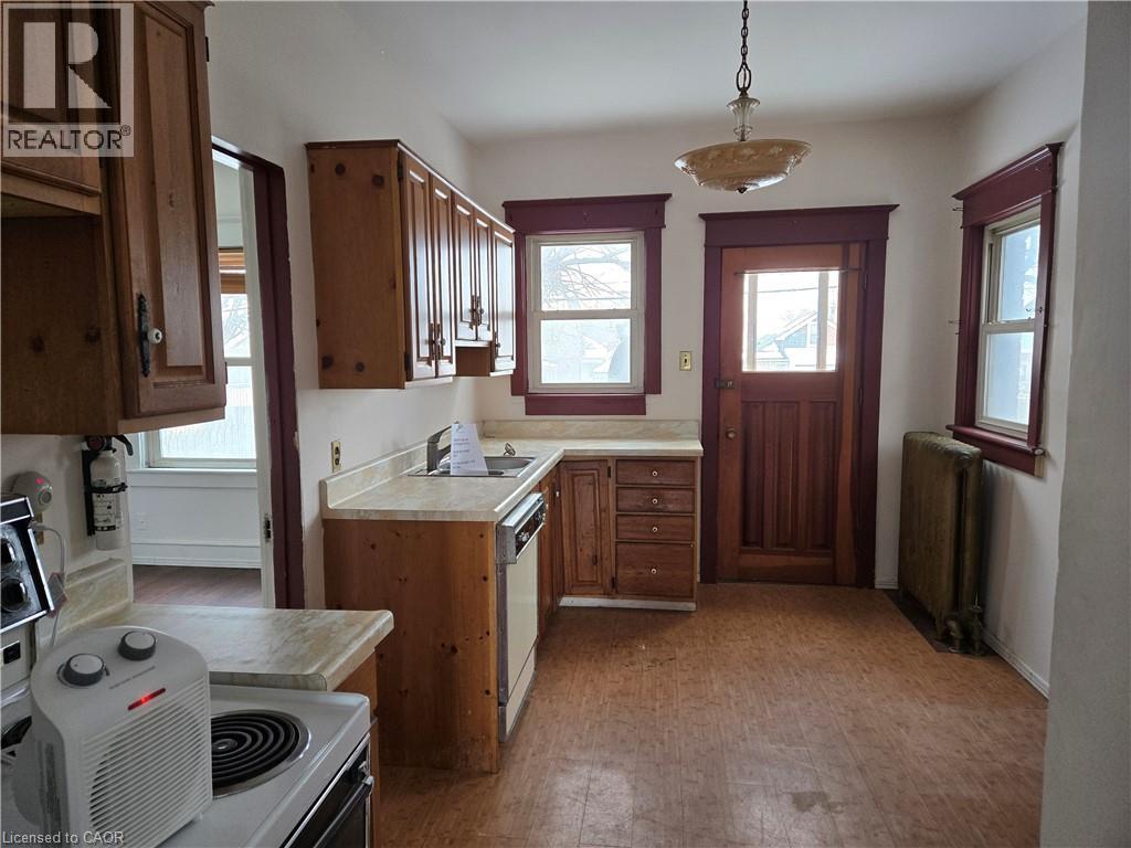 111 Park Row N, Hamilton, Ontario  L8H 4E5 - Photo 2 - 40806717