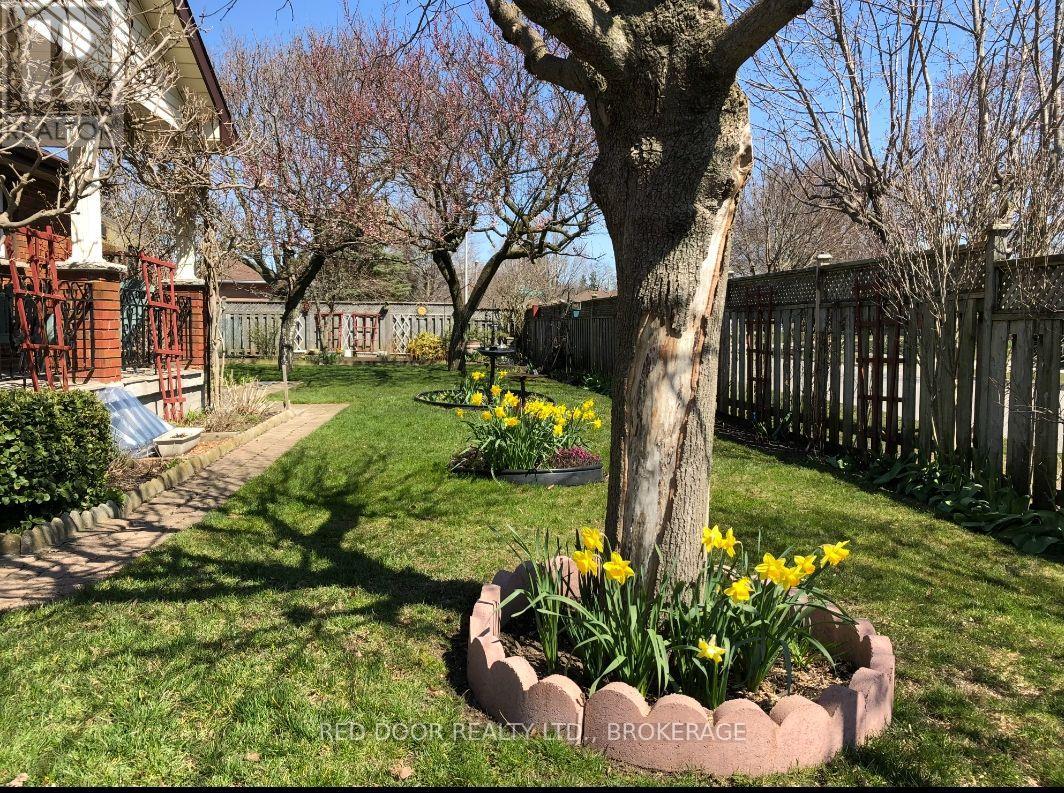 234 Manitoulin Drive, London East, Ontario  N5W 1M7 - Photo 42 - X12885710