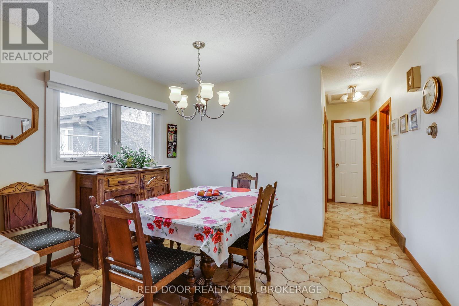 234 Manitoulin Drive, London East, Ontario  N5W 1M7 - Photo 9 - X12885710