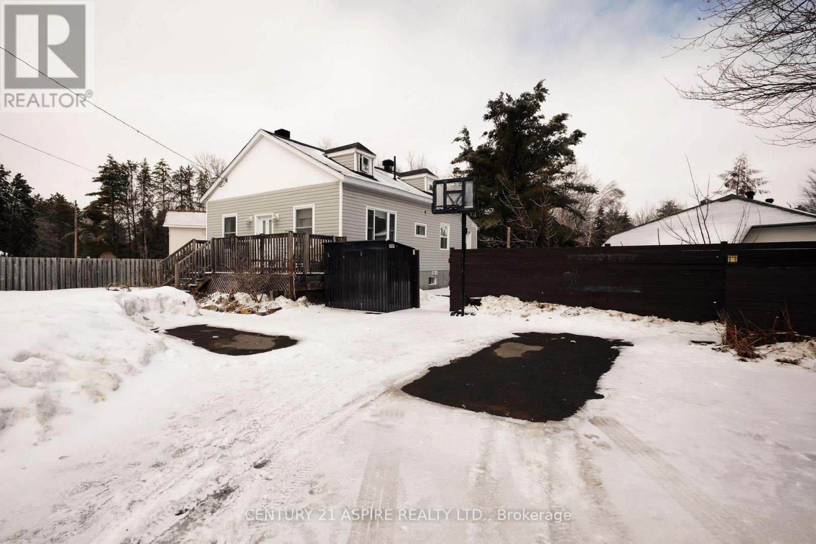 212 SCHWANZ ROAD, Petawawa, Ontario