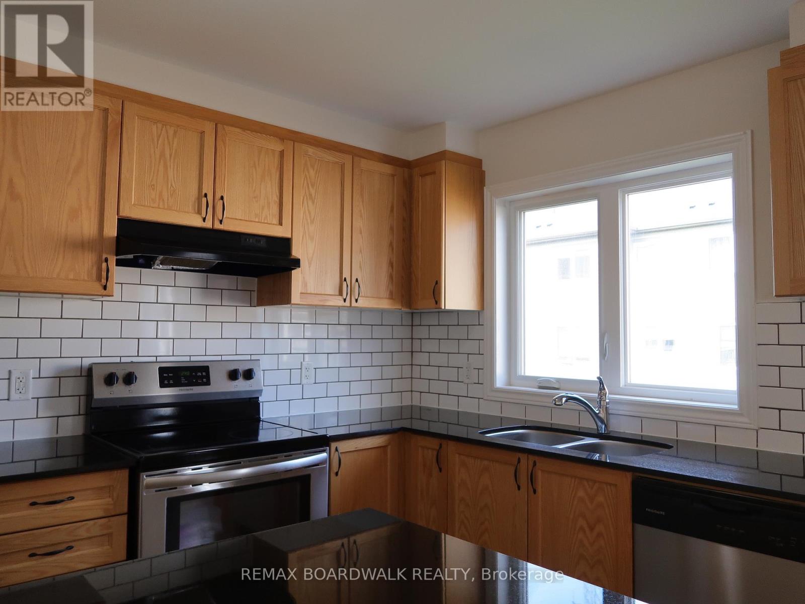 117 Gelderland Private, Ottawa, Ontario  K2V 0H8 - Photo 13 - X12885646