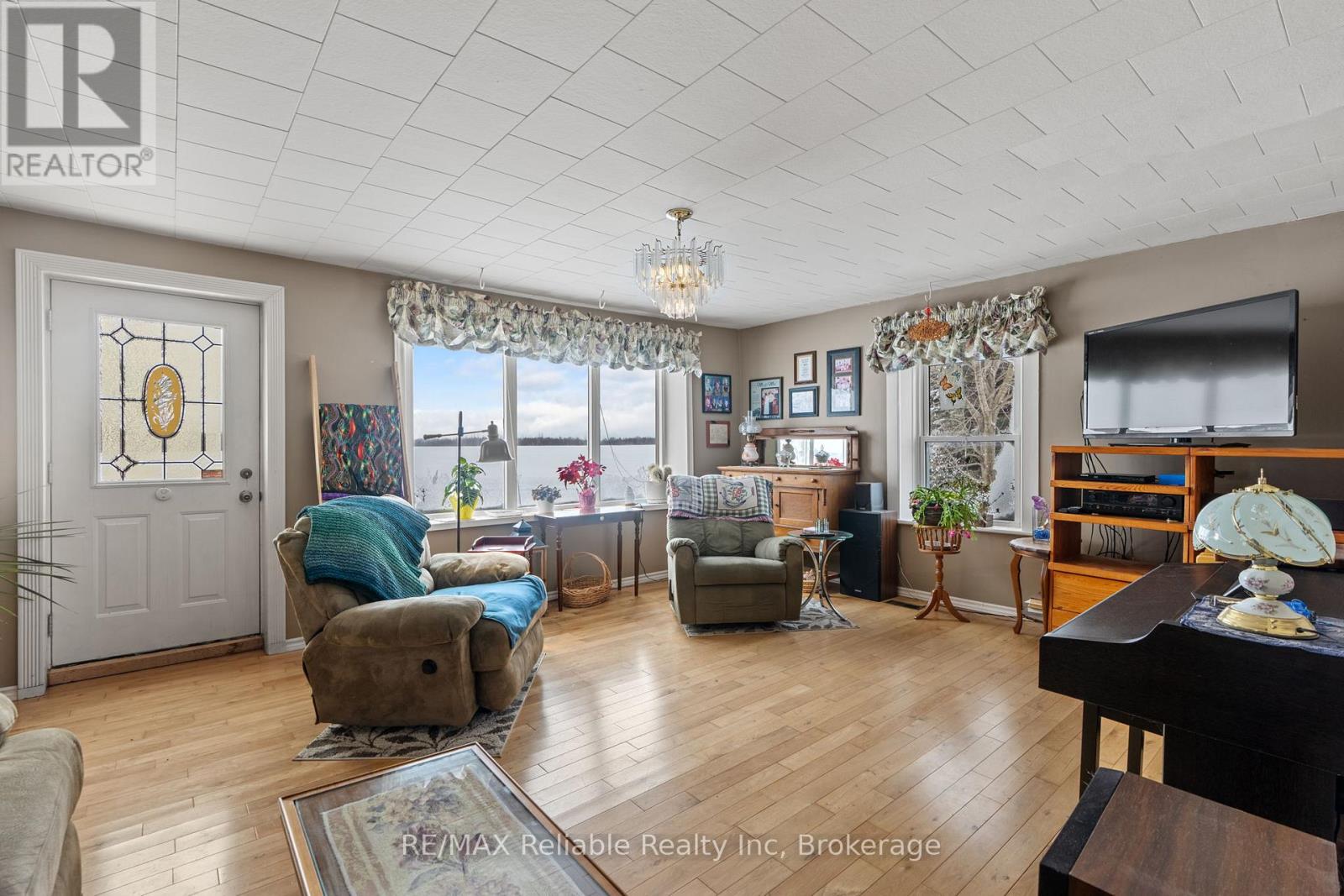 84523 Martin Line, Morris Turnberry, Ontario  N0G 1H0 - Photo 3 - X12877874