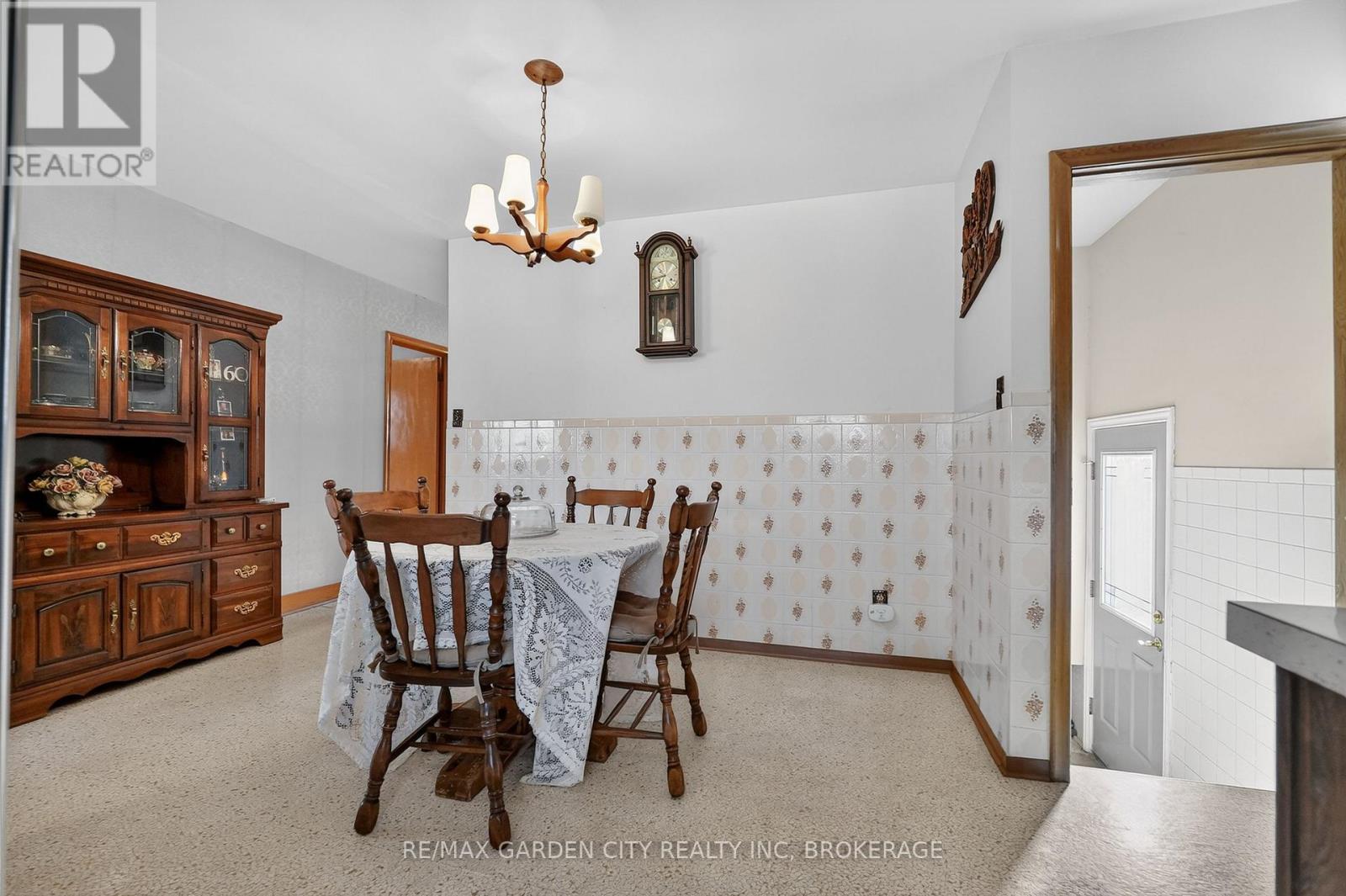 98 Golden Boulevard E, Welland, Ontario  L3B 1H7 - Photo 10 - X12885652