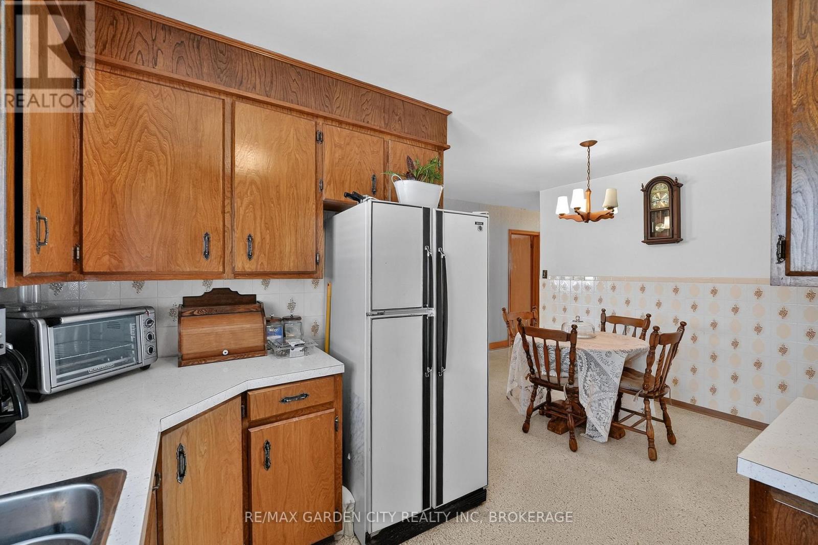 98 Golden Boulevard E, Welland, Ontario  L3B 1H7 - Photo 12 - X12885652