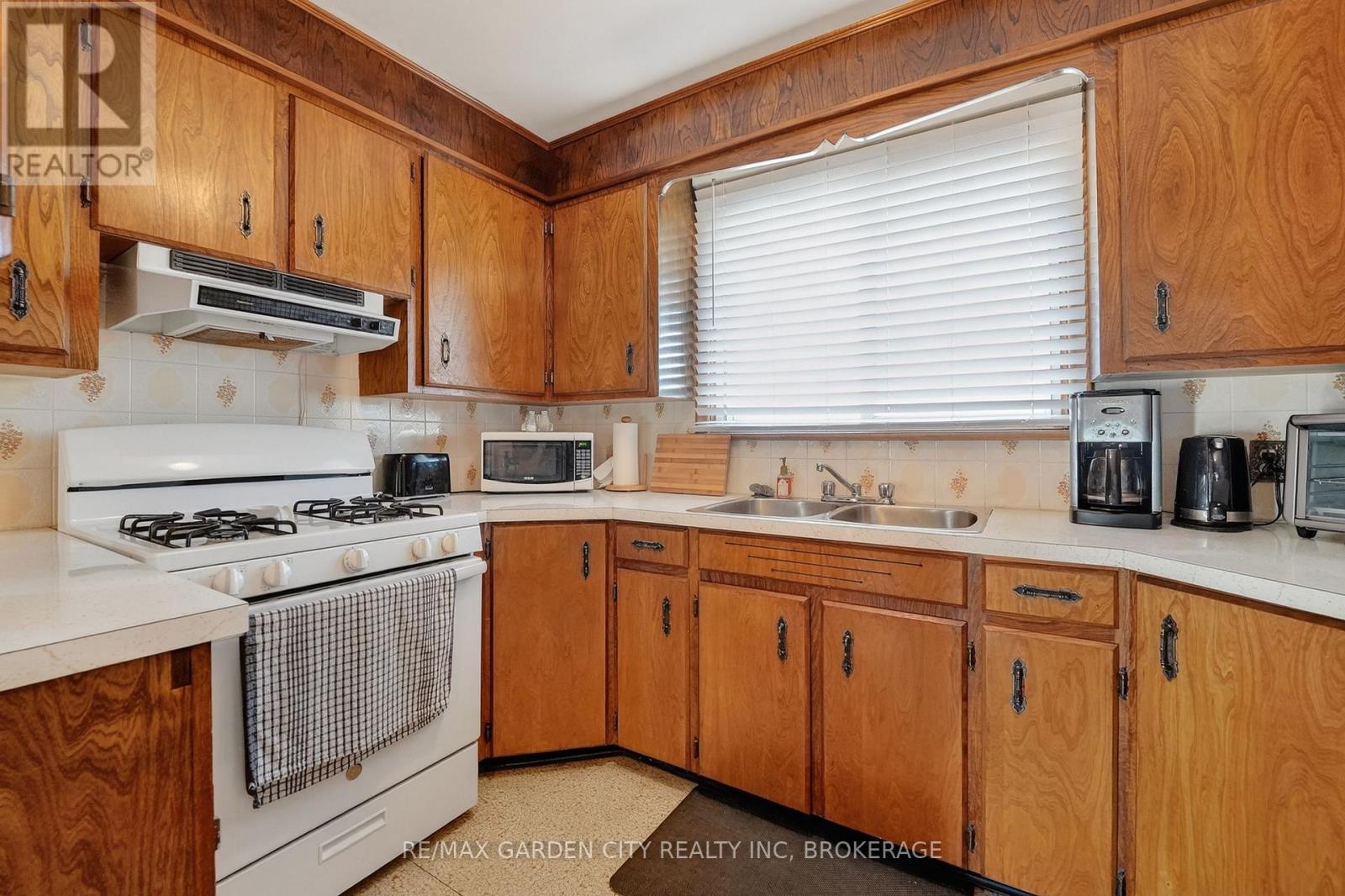 98 Golden Boulevard E, Welland, Ontario  L3B 1H7 - Photo 14 - X12885652