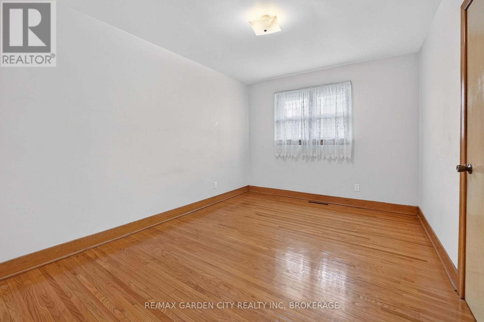 98 Golden Boulevard E, Welland, Ontario  L3B 1H7 - Photo 18 - X12885652