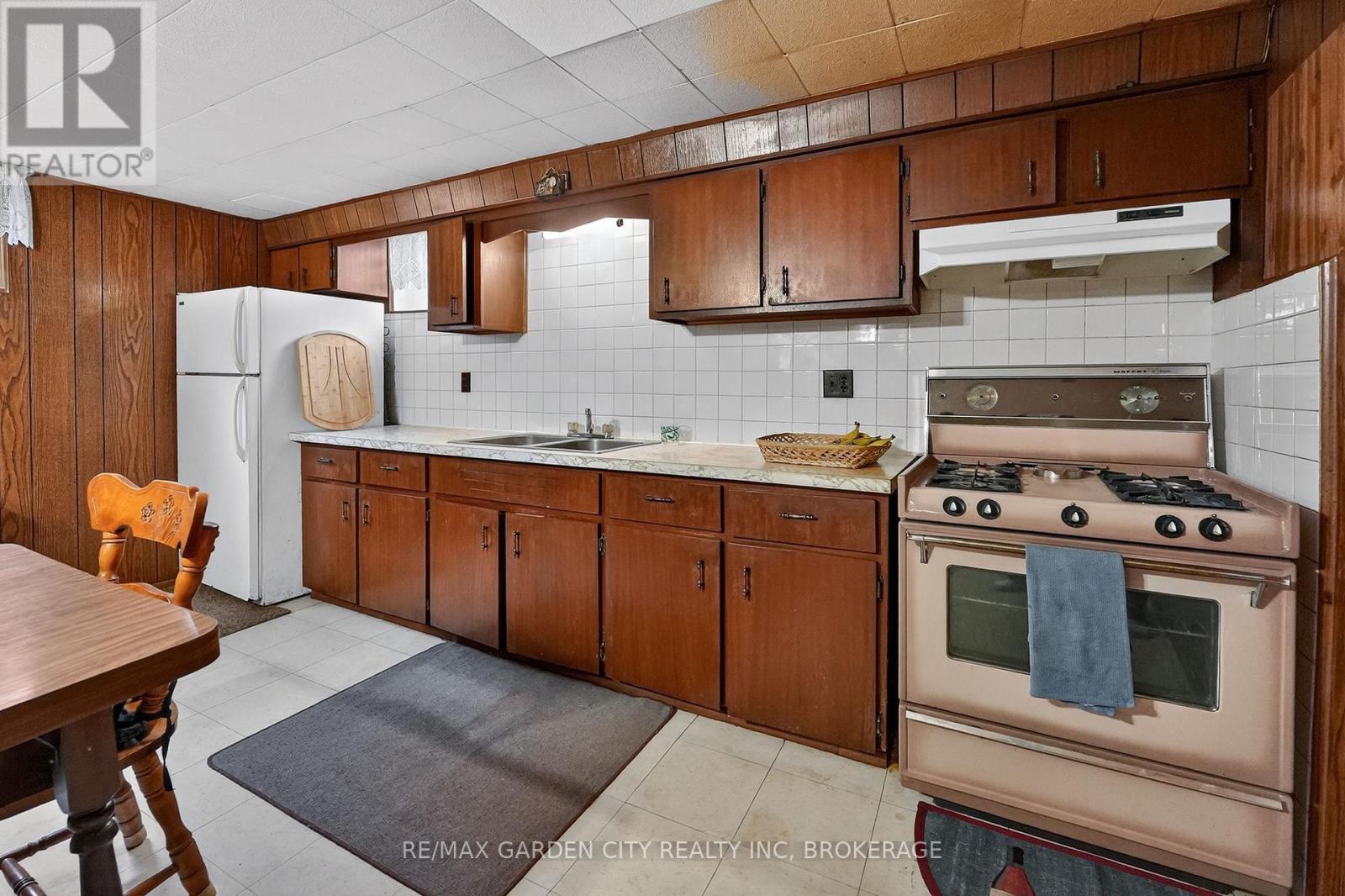 98 Golden Boulevard E, Welland, Ontario  L3B 1H7 - Photo 25 - X12885652