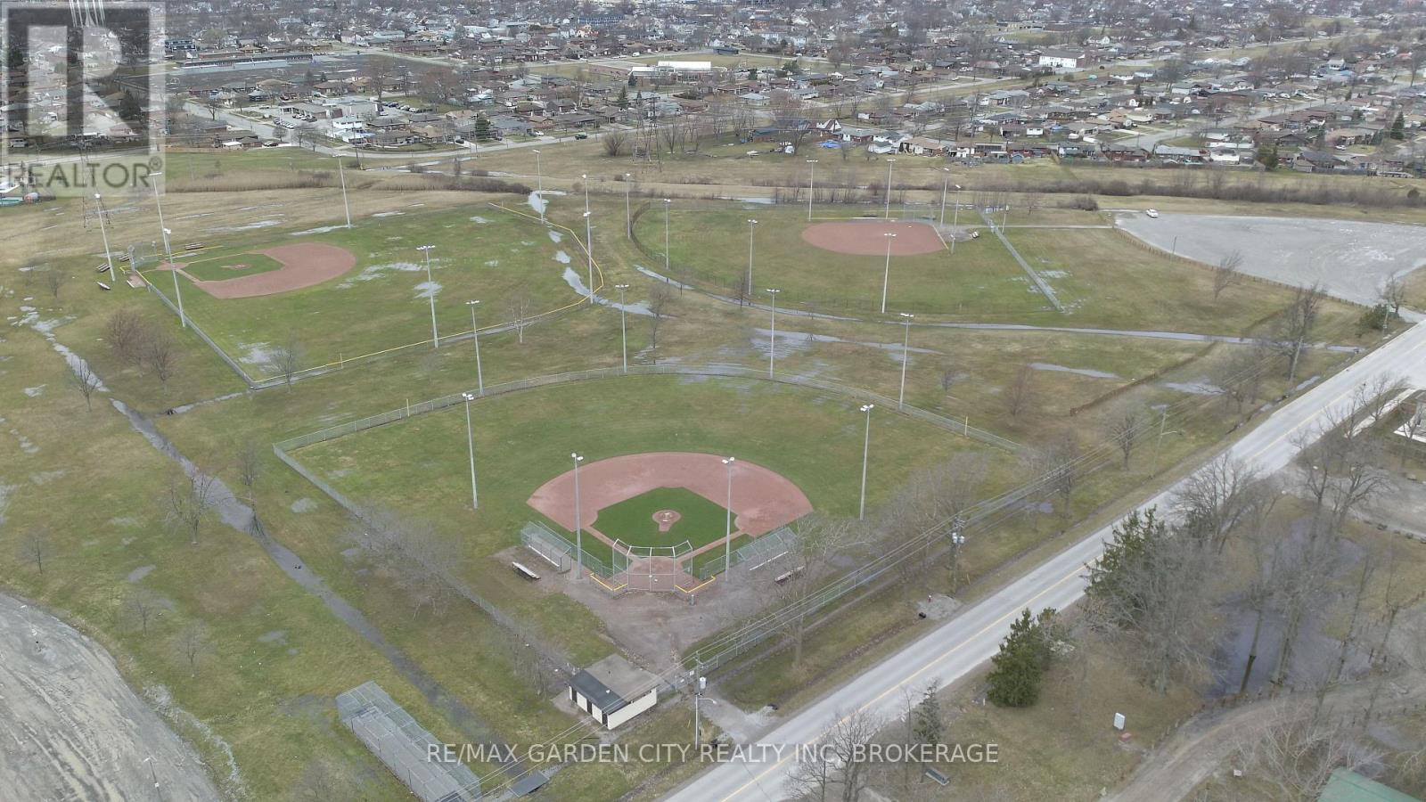 98 Golden Boulevard E, Welland, Ontario  L3B 1H7 - Photo 42 - X12885652
