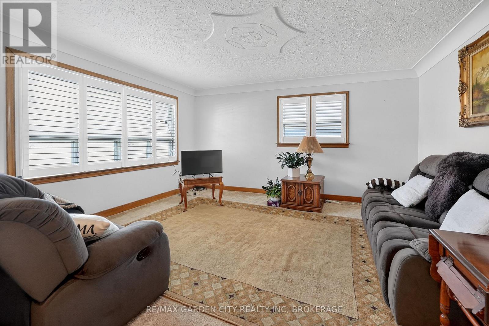 98 Golden Boulevard E, Welland, Ontario  L3B 1H7 - Photo 8 - X12885652