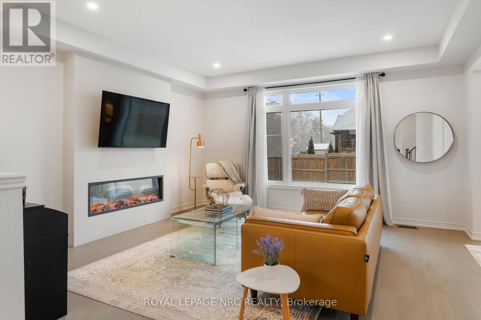 20 Myrtle Street, Pelham, Ontario  L0S 1E6 - Photo 12 - X12885662