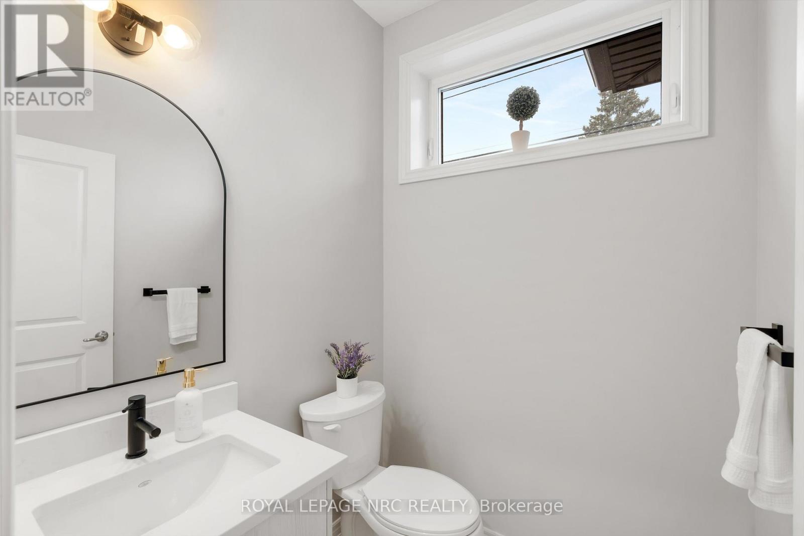 20 Myrtle Street, Pelham, Ontario  L0S 1E6 - Photo 6 - X12885662