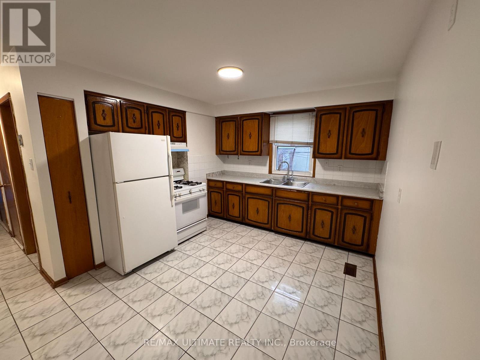 Main - 182 St Clarens Avenue, Toronto, Ontario  M6H 3W3 - Photo 6 - C12885654