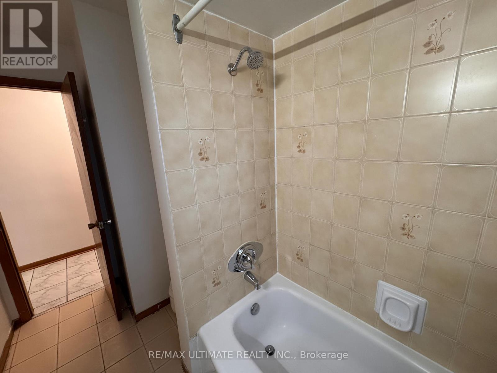 Main - 182 St Clarens Avenue, Toronto, Ontario  M6H 3W3 - Photo 8 - C12885654