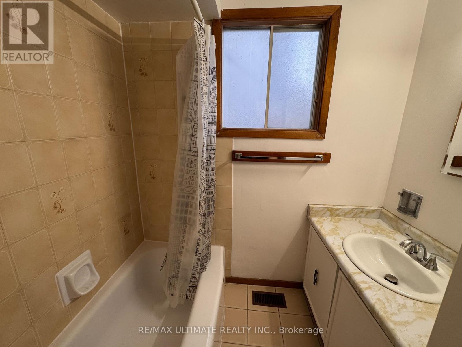 Main - 182 St Clarens Avenue, Toronto, Ontario  M6H 3W3 - Photo 9 - C12885654