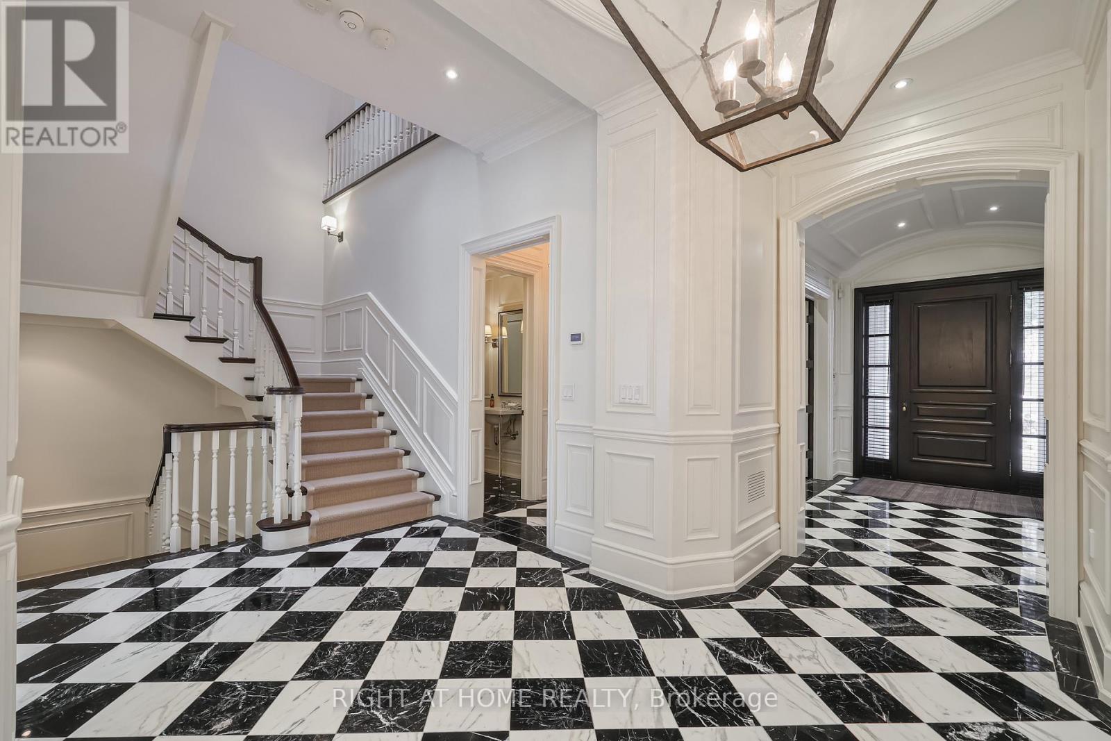 41 Old Forest Hill Road, Toronto, Ontario  M5P 2P8 - Photo 2 - C12885694