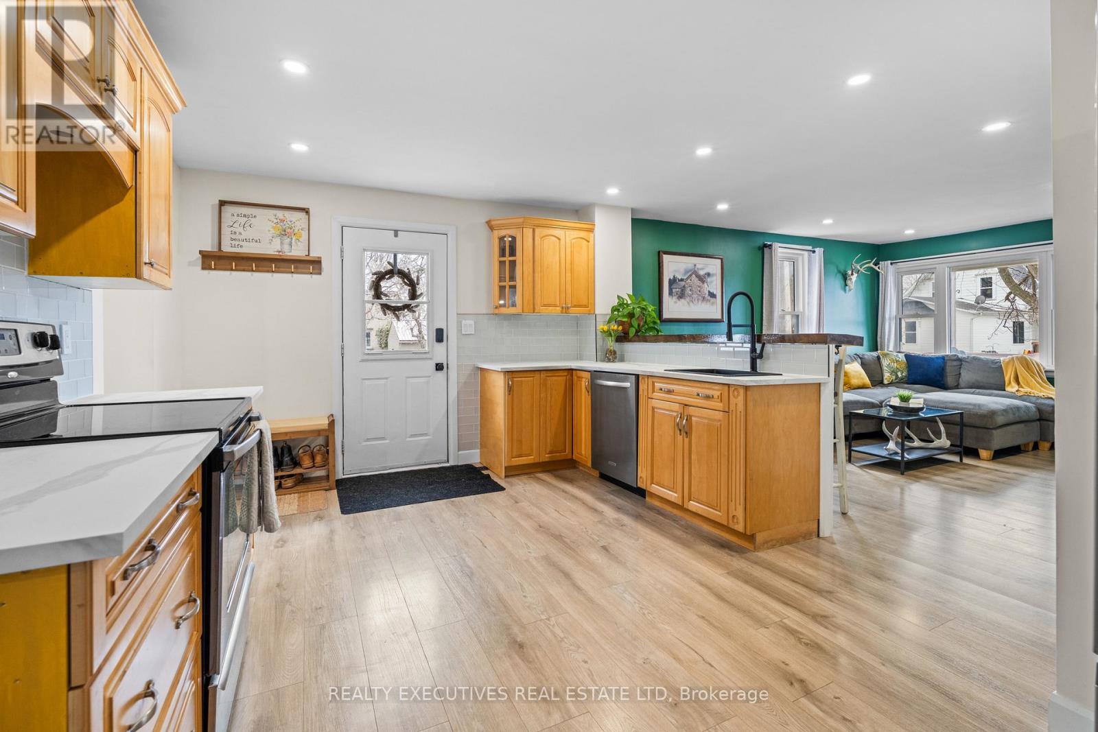 2 William Street, North Stormont, Ontario  K0C 1K0 - Photo 7 - X12885670