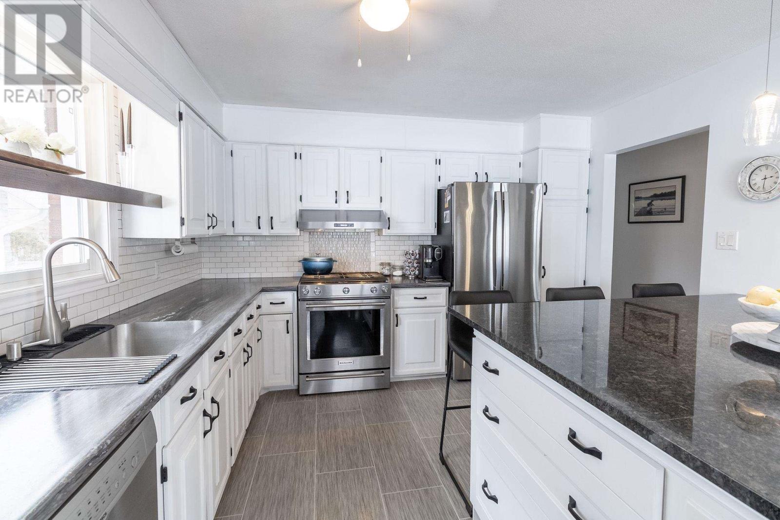 33 Parker Ave, Sault Ste. Marie, Ontario  P6B 1G6 - Photo 12 - SM260316