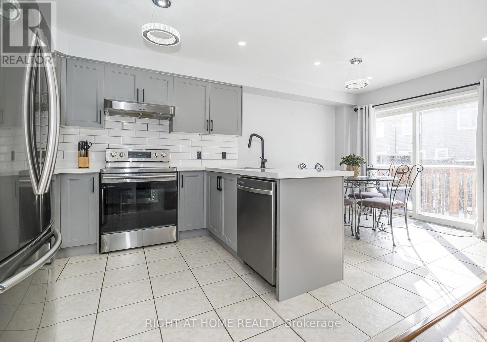 31 Tansley Crescent, Ajax, Ontario  L1Z 1Y5 - Photo 10 - E12885698