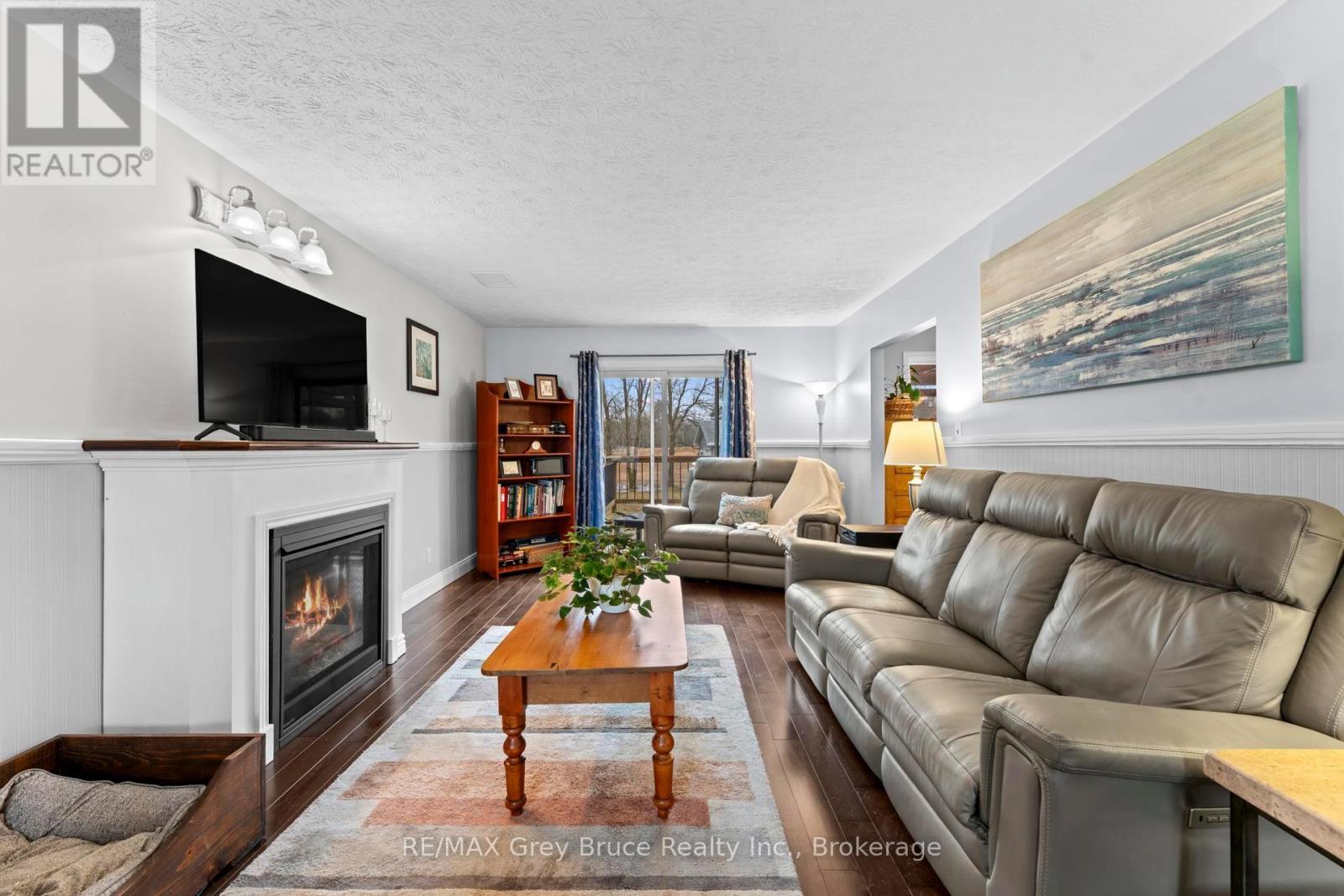 112 Mary Avenue, Georgian Bluffs, Ontario  N4K 5N5 - Photo 11 - X12885680