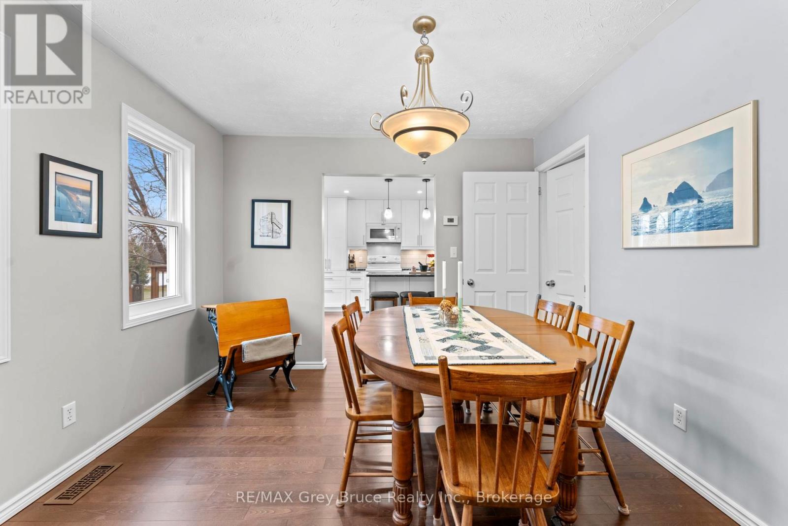 112 Mary Avenue, Georgian Bluffs, Ontario  N4K 5N5 - Photo 13 - X12885680