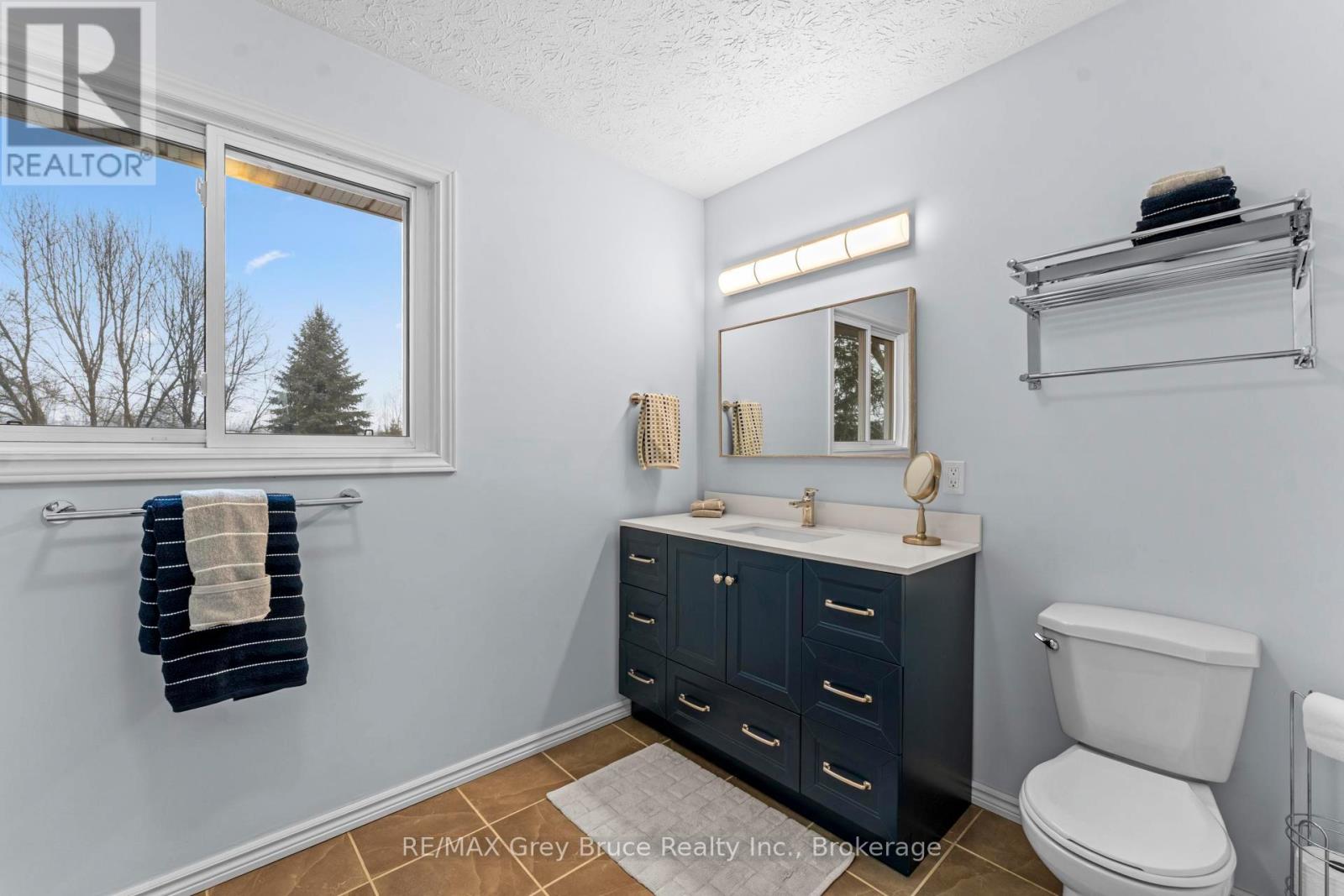 112 Mary Avenue, Georgian Bluffs, Ontario  N4K 5N5 - Photo 24 - X12885680