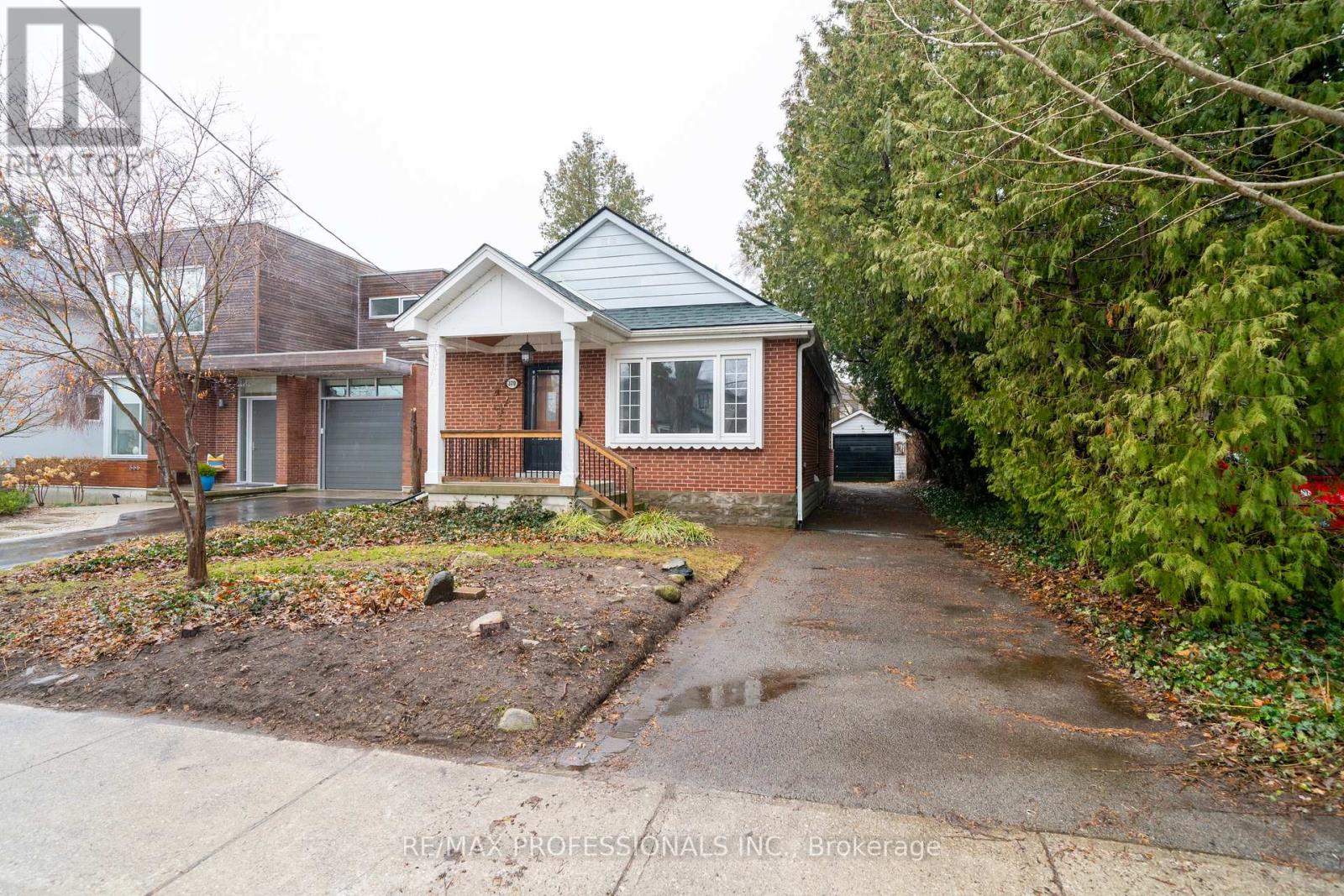 370 Delaware Avenue, Burlington, Ontario  L7R 3B5 - Photo 38 - W12885368