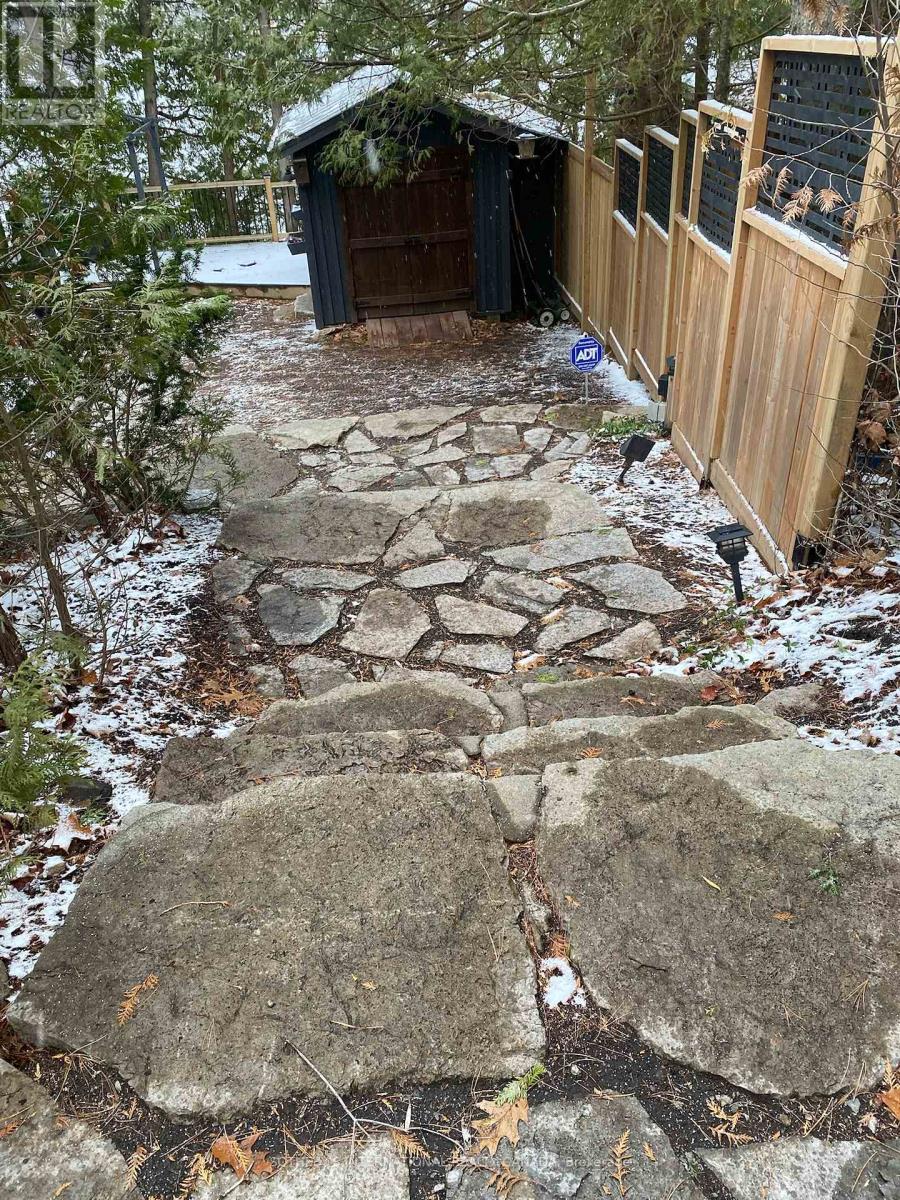 1030 Cobble Rose Lane, Minden Hills, Ontario  K0M 2L1 - Photo 33 - X12880162