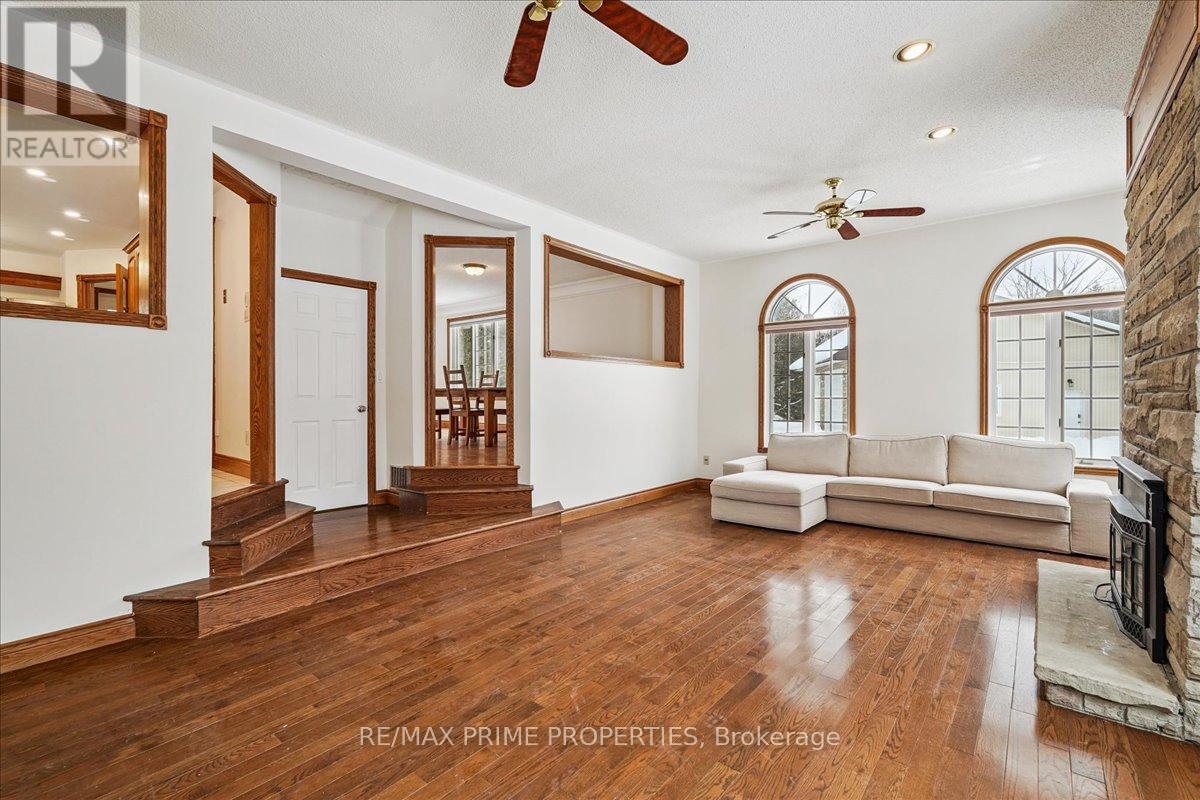 3016 Cole Road, East Gwillimbury, Ontario  L0G 1R0 - Photo 6 - N12885732