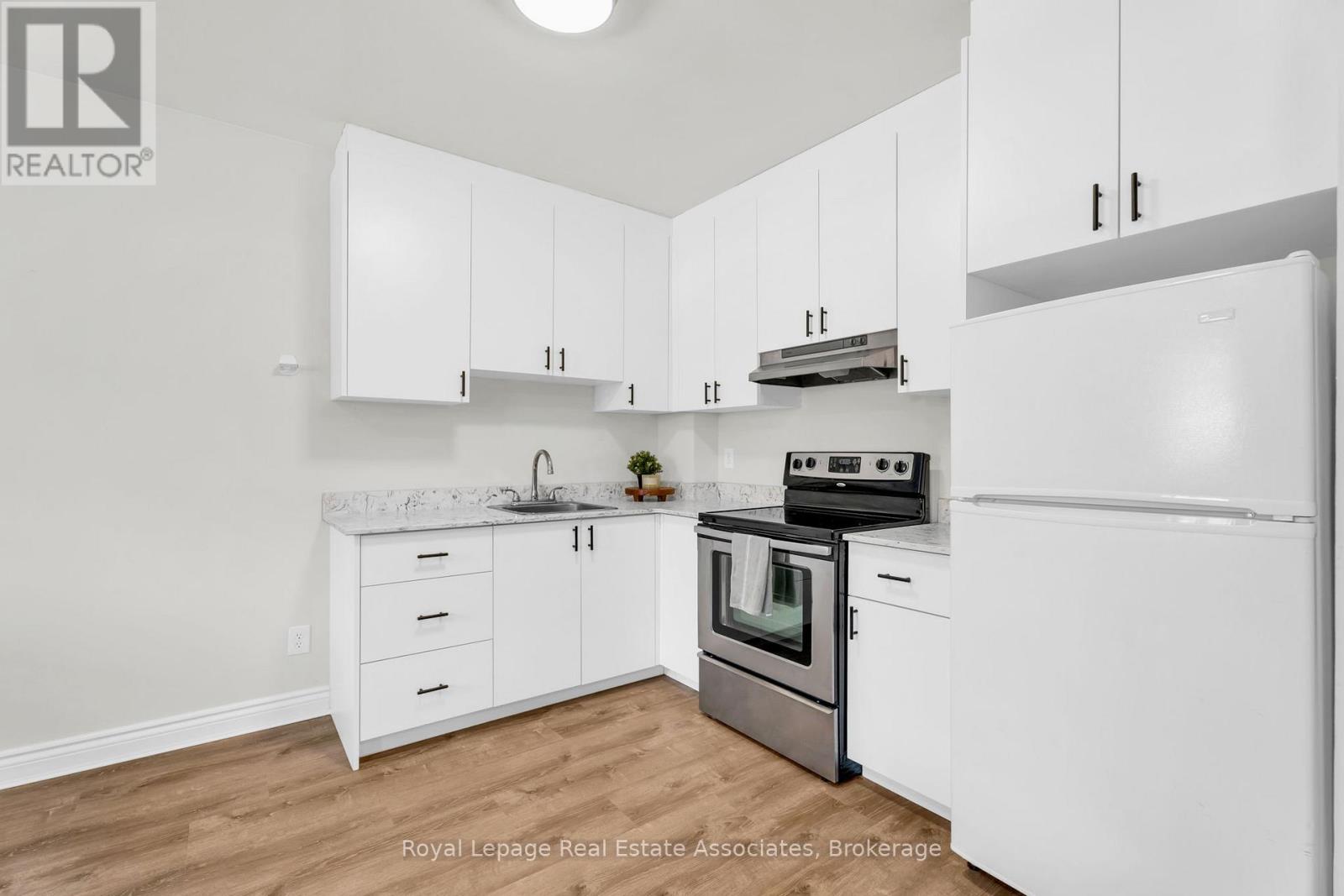 102 - 70 First Street, Orangeville, Ontario L9W 2E5 - Photo 11 - W12885704