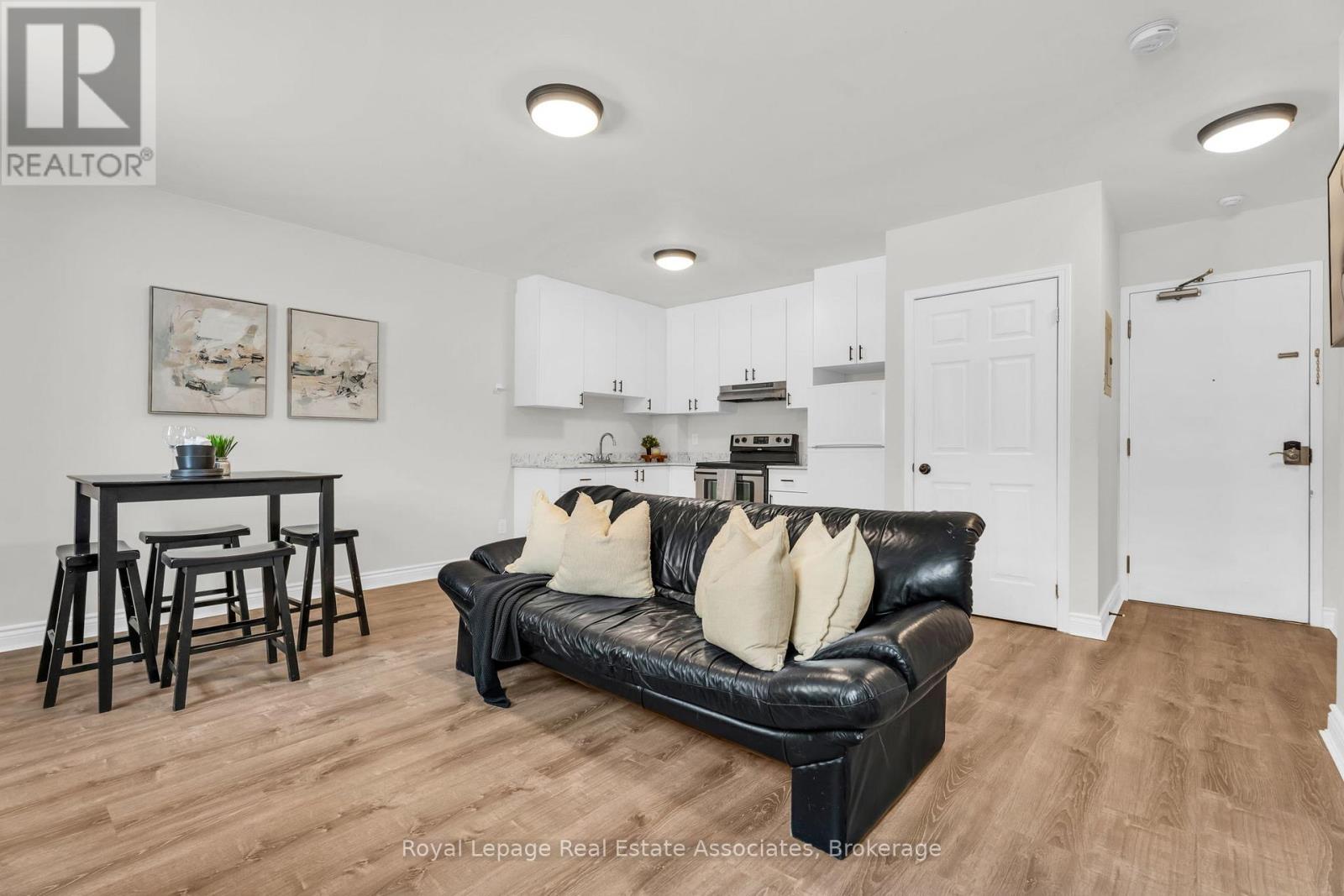 102 - 70 First Street, Orangeville, Ontario L9W 2E5 - Photo 9 - W12885704