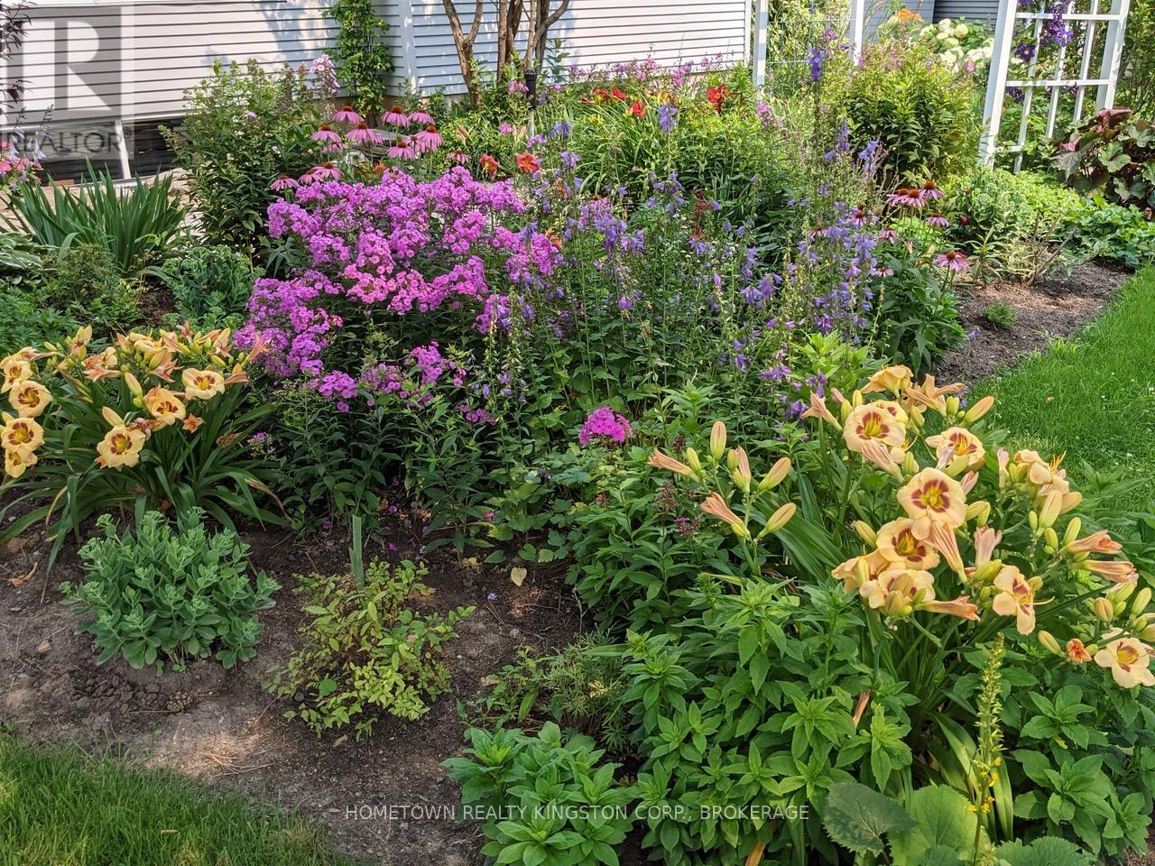 59 Abbey Dawn Drive, Loyalist, Ontario  K0H 1G0 - Photo 32 - X12876310