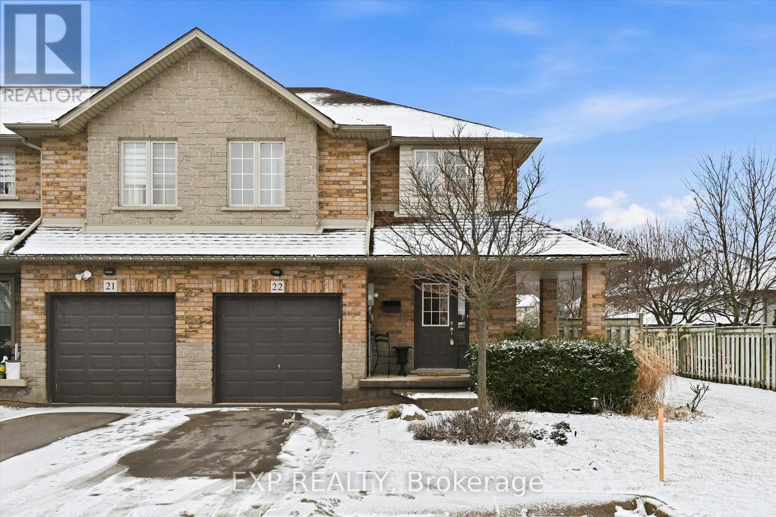 22 - 18 CEDAR STREET, Grimsby, Ontario