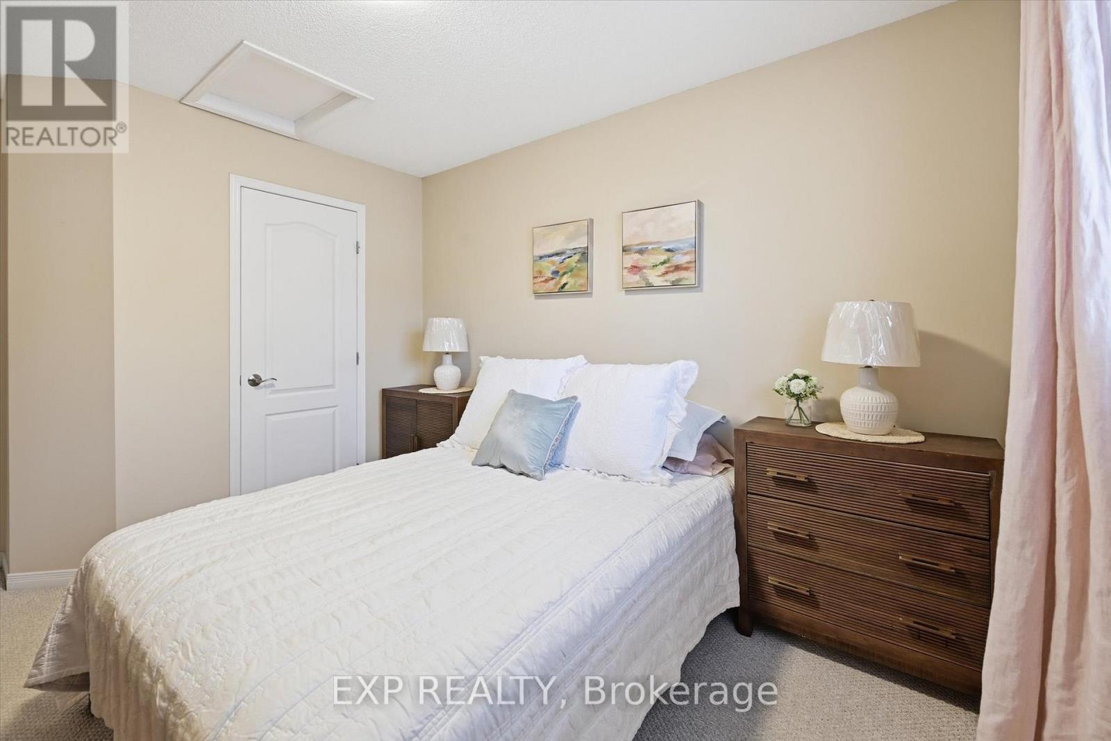 22 - 18 Cedar Street, Grimsby, Ontario  L3M 5M8 - Photo 30 - X12885686