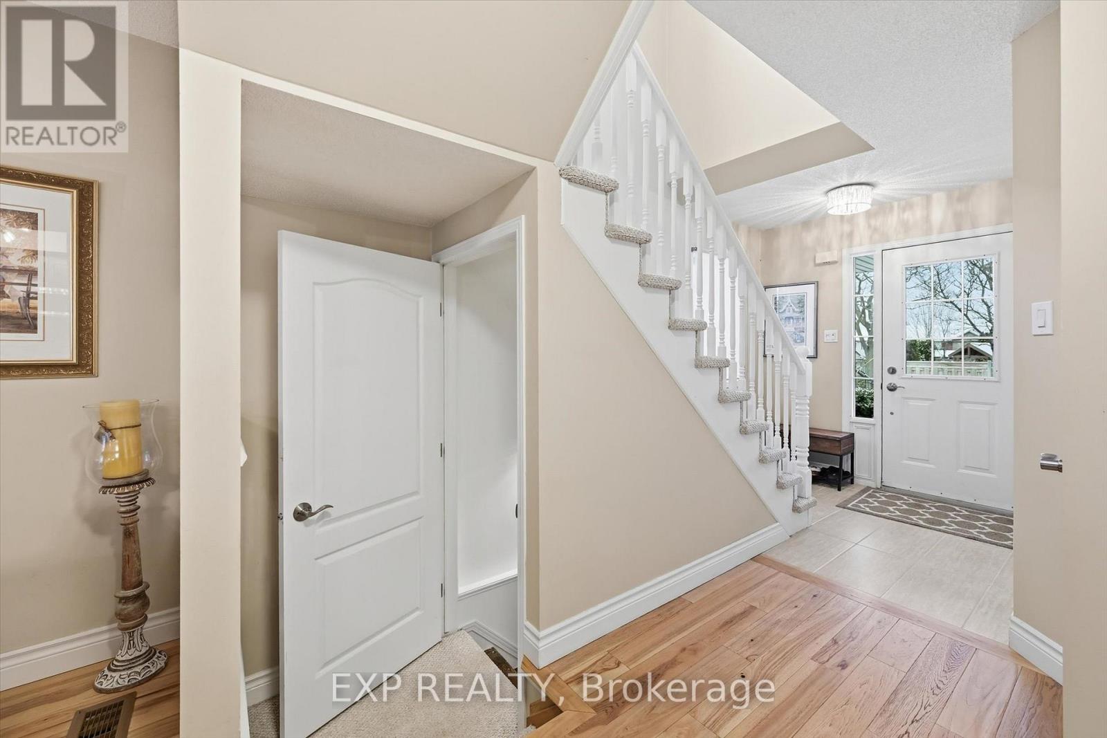 22 - 18 Cedar Street, Grimsby, Ontario  L3M 5M8 - Photo 36 - X12885686