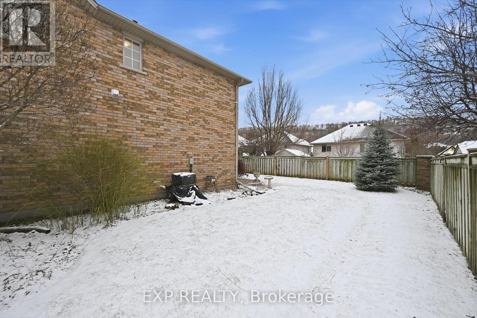 22 - 18 Cedar Street, Grimsby, Ontario  L3M 5M8 - Photo 44 - X12885686