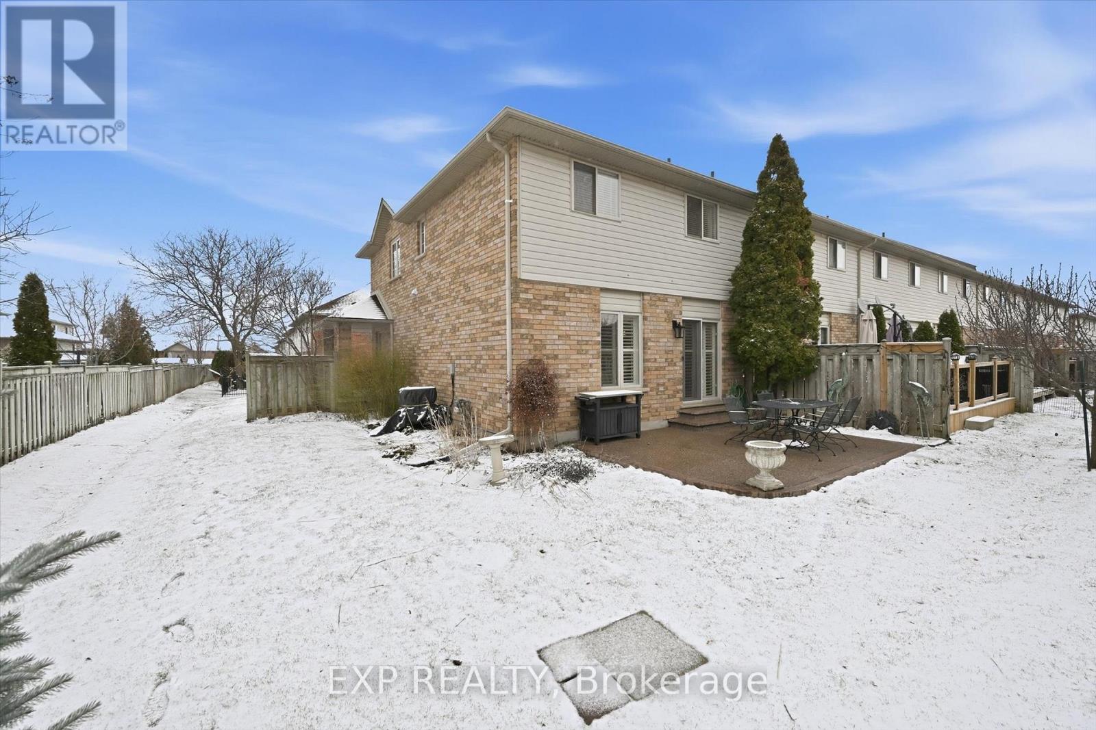 22 - 18 Cedar Street, Grimsby, Ontario  L3M 5M8 - Photo 45 - X12885686