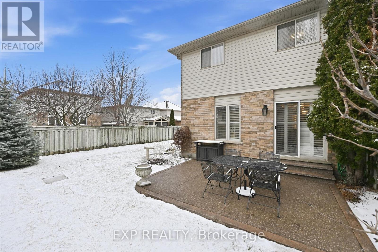 22 - 18 Cedar Street, Grimsby, Ontario  L3M 5M8 - Photo 46 - X12885686