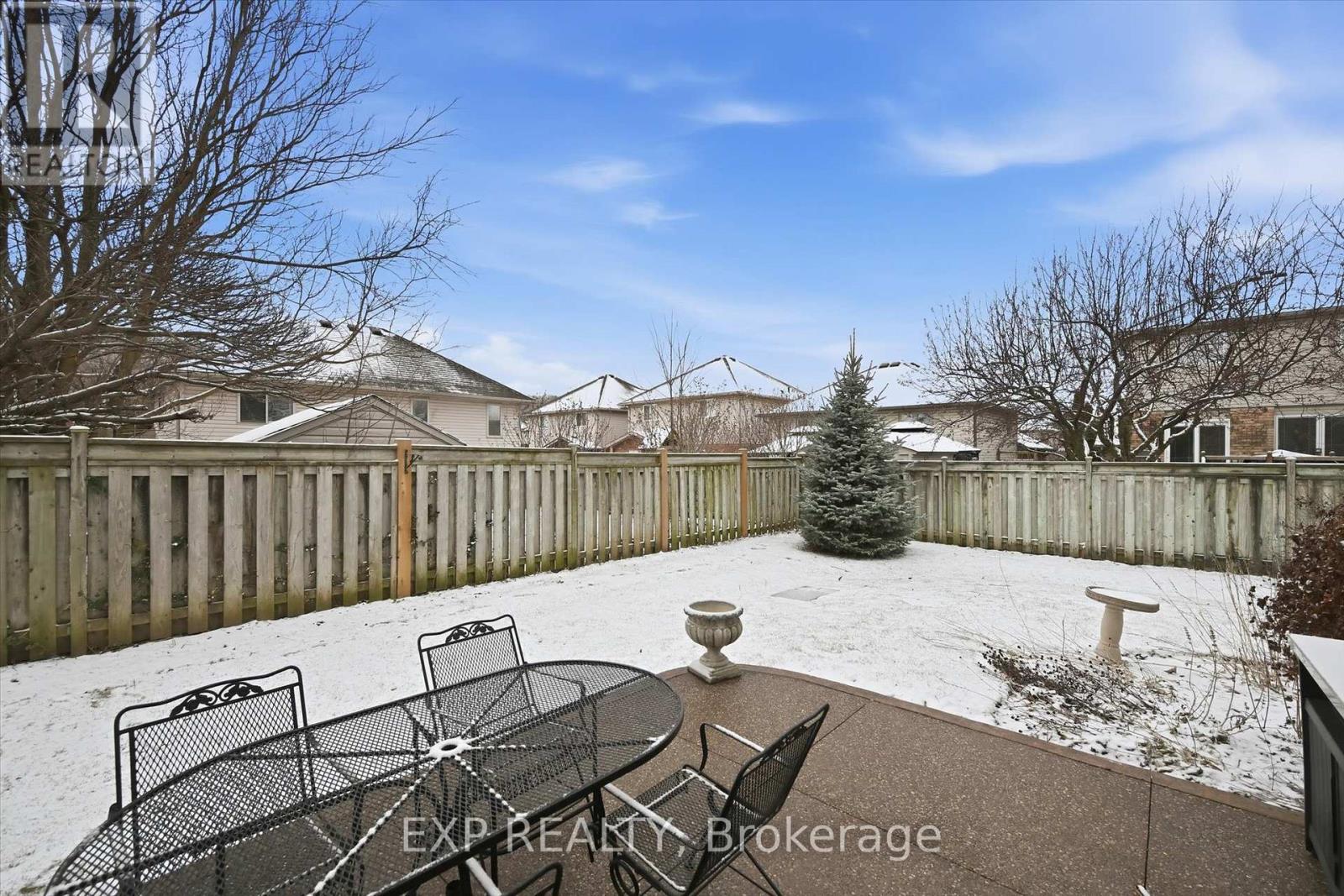 22 - 18 Cedar Street, Grimsby, Ontario  L3M 5M8 - Photo 47 - X12885686