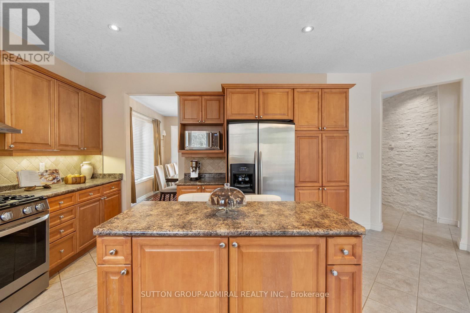 303 Winterburg Court, Waterloo, Ontario  N2V 2S8 - Photo 16 - X12885708