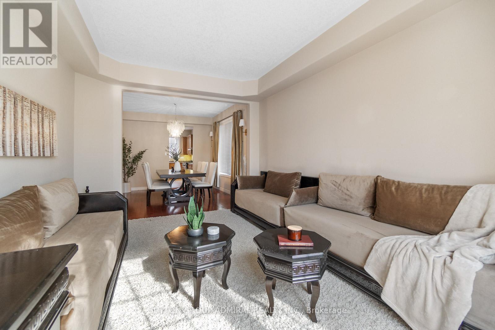 303 Winterburg Court, Waterloo, Ontario  N2V 2S8 - Photo 5 - X12885708